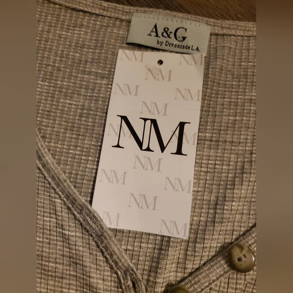 A&G Henley Bodysuit Size Medium NWT - Picture 3 of 7